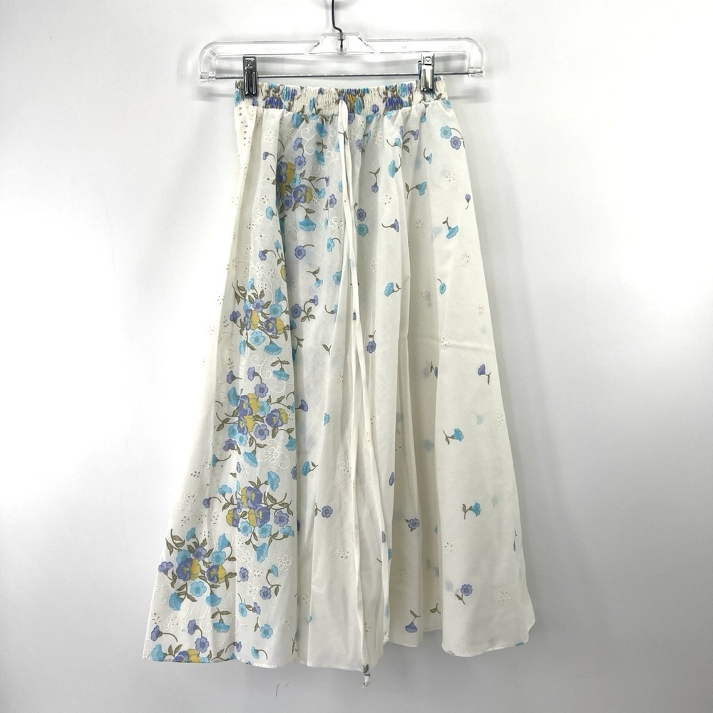 Vintage floral Skirt Sz S Eyelet Cottagecore Effortless Dainty Spring Prairie